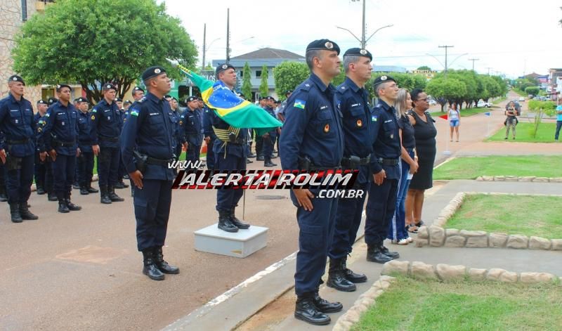 Polícia Militar do 10º Batalhão realiza solenidade em comemoração ao Dia da Bandeira Nacional